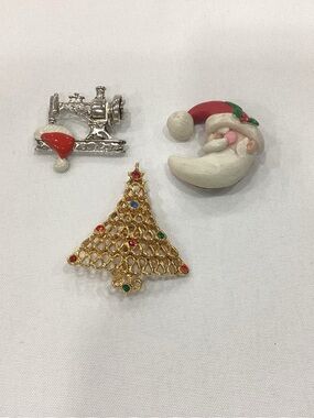 Festive Gold Christmas Tree Brooch with Red and Green Accents